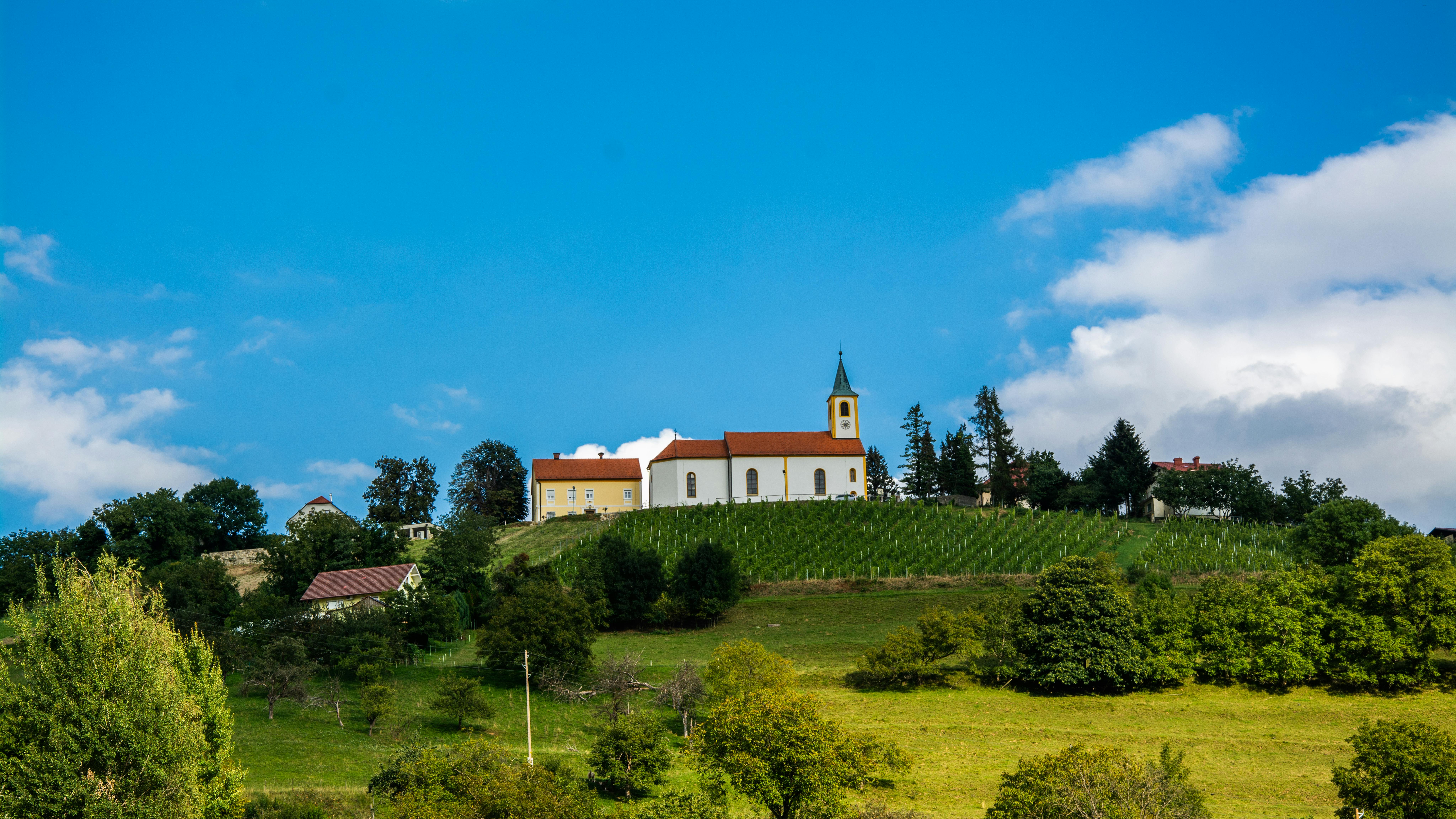 Cerkev sv. Barbare v Koreni